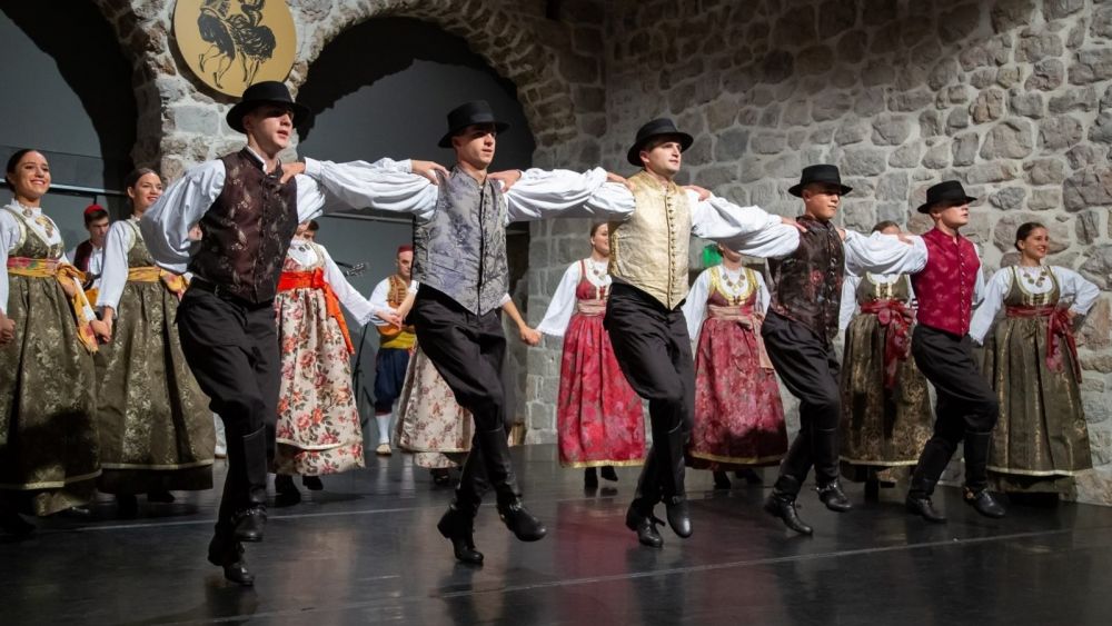 21.06 - Linđo Folklore Ensemble
